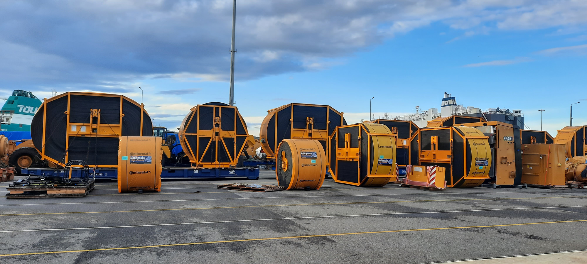 Oversized boat transport logistics