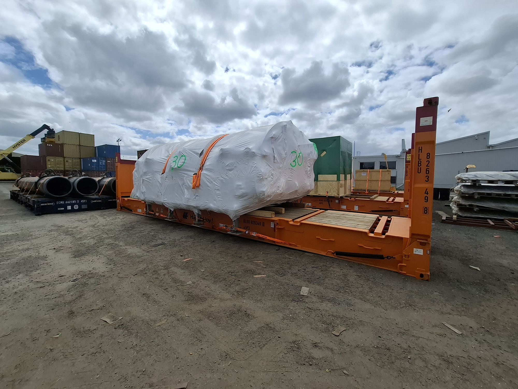 High & heavy RoRo cargo discharge